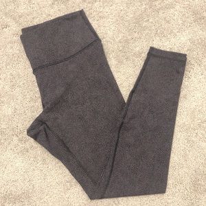 *EUC* Lululemon 🍋 Hi-Rise Wunder Under Purple Dot